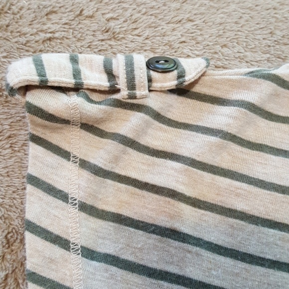 Maurices V-Neck Short Sleeve Top/Tee. Sz. Lg. - Picture 5 of 7